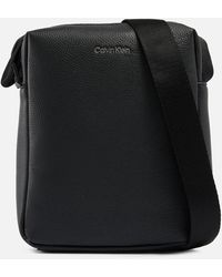 Calvin Klein Faux Leather Reporter Crossbody Bag - Schwarz