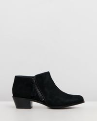 vionic black suede booties