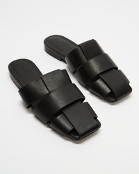aere leather slides