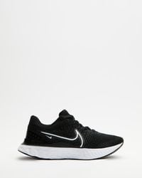 womens black flyknit nike