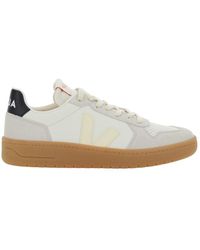 Veja - 'V-82' Low Top Sneakers With Logo Patch On Tongue And Side And Logo Letteirng On The Heel - Lyst