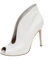 Gianvito Rossi White Leather V Neck Peep Toe Booties Size 37