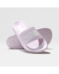 Womens Shoes Flats and flat shoes Sandals and flip-flops The North Face Harnessing Mesh Foam Straps And Grippy Soles For Poolside Comfort in White 