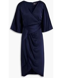 THEIA - Kleid aus stretch-satin mit raffungen und wickeleffekt - Lyst
