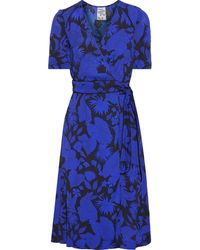 Baum und Pferdgarten Floral-print Crepe De Chine Wrap Dress Indigo - Blue