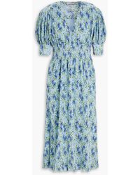 Ganni - Midikleid aus krepon mit floralem print und raffung - Lyst