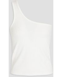 Maje - Shiny oberteil aus geripptem stretch-jersey mit asymmetrischer schulterpartie - Lyst