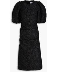 Ganni - Gerafftes midikleid aus floralem jacquard - Lyst