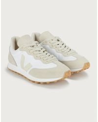 The White Company Superga Leather Sneakers in White - Lyst