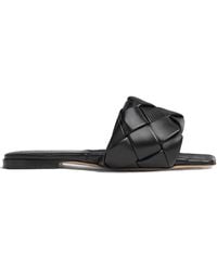Bottega Veneta - Black Lamb Leather Flat Sandals - Lyst