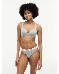 Tommy Hilfiger - Repeat Logo Lightly Lined Triangle Bra - Lyst