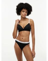 Tommy Hilfiger - Repeat Logo Lightly Lined Triangle Bra - Lyst