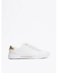 Tommy Hilfiger - Leren Sneaker Met Metallic Details - Lyst