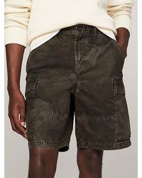 Tommy Hilfiger - Relaxed Fit Cargo-Shorts mit Print - Lyst