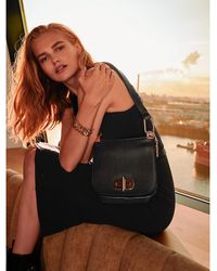 Tommy Hilfiger Statement Crossbodytas Van Leer - Zwart