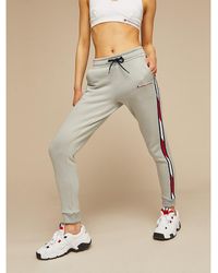 Tommy Hilfiger Fleece jogger Met Signature-tape - Grijs
