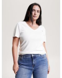 Tommy Hilfiger - T-shirt ajusté Curve en coton bio à col en V - Lyst