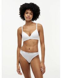 Tommy Hilfiger - Repeat Logo Lightly Lined Triangle Bra - Lyst