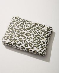 tommy bahama wristlet