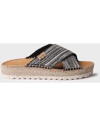 Toni Pons - Flat Sandal With Crossed Straps With A Shiny Finish - Lyst