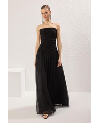 Trendyol - Schwarzes, Trägerloses, Drapiertes, Detailliertes, Gewebtes Chiffon-Abendkleid - Lyst