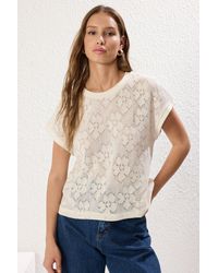 Trendyol - Ecrufarbene, Elastische Strickbluse Aus Jacquard Mit Normaler/Normaler Passform Und Kordelzug/Drape-Details Für Damen - Lyst