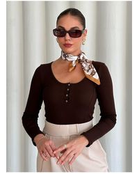 Laluvia - Braunes, Perlmuttfarbenes, Langes T-Shirt Mit Knöpfen – 2634 Für Damen - Lyst