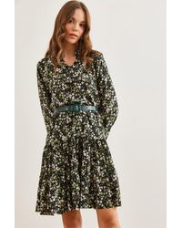 Olalook - Daisy Kleid Mit V-Ausschnitt Und Volant – Elb- 19000989 Für Damen - Lyst