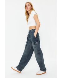 Trendyol - E skater-jeans mit cargotasche und hoher taille - Lyst