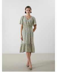 LC Waikiki - Lcwaikiki Klassisches Grünes Kleid Mit V-Ausschnitt Und Blumenmuster Für Damen - Lyst
