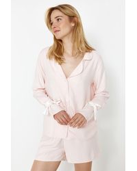 Trendyol - Hell pyjama-set aus viskosegewebe mit schnürung und paspelierung - Lyst