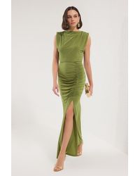 Trendyol - Ölgrünes, Figurbetontes, Drapiertes, Gewebtes, Langes, Elegantes Abendkleid Für Den Abschlussball Für Damen - Lyst