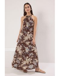 Trendyol - Braunes, Floral Bedrucktes, Gerade Geschnittenes Maxi-Webkleid Für Damen - Lyst