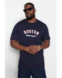Trendyol - Großes marineblaues t-shirt mit entspanntem/bequemem schnitt und city-print aus 100 % baumwolle - Lyst