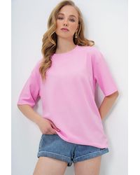 Trend Alaçatı Stili - Strukturiertes Basic-T-Shirt Mit Rundhalsausschnitt Für Damen - Lyst