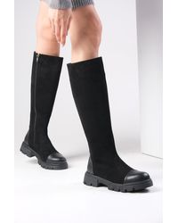 Mio Gusto - Stiefel Aus Schwarzem Wildleder Mit Seitlichem Reißverschluss Und Dicken Sohlen Für Damen - Lyst