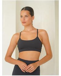 MAİ COLLECTİON - Faltenbedecktes Sport-Crop - Lyst