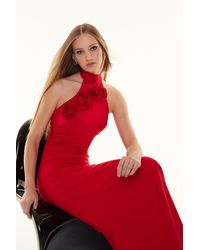 Trendyol - Es, figurbetontes, langes, elegantes abendkleid aus webstoff mit rosendetails - Lyst