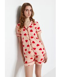 Trendyol - Lachsfarbenes, gestricktes pyjama-set aus 100 % baumwolle mit herzgemusterten paspeln und hemd-shorts - Lyst