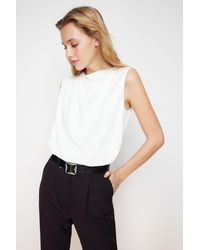 Trendyol - Geraffte, Detaillierte, Ärmellose, Gewebte Bluse Mit Rundhalsausschnitt Für Damen - Lyst