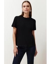 Trendyol - Es, geripptes t-shirt mit rundhalsausschnitt und kurzen ärmeln aus normalem strick, 100 % baumwolle - Lyst
