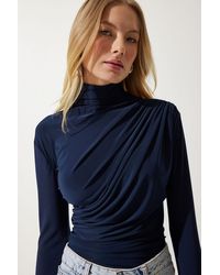 Happiness İstanbul - Marineblaue Sandy Bluse Mit Stehkragen Und Raffung Für Damen - Lyst