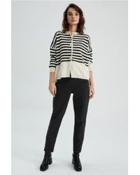 Defacto - Lina comfort mom fit hohe bequeme passform leichte jeanshose mit schmaler taille und knöchellänge z6556az23sp - Lyst