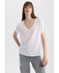 Defacto - Kurzarm-t-shirt mit normaler passform und v-ausschnitt a4559ax23sm - Lyst