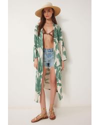 Happiness İstanbul - Kimono Mit Grünem, Cremefarbenem Muster Und Gürtel Für Damen - Lyst