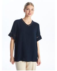 LC Waikiki - Lcw Grace Bluse Mit V-Ausschnitt Und Bestickten Kurzen Ärmeln Für Damen - Lyst