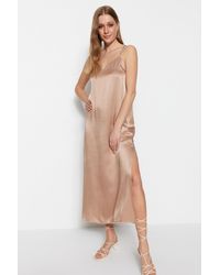 Trendyol - Beigefarbenes, Gerade Geschnittenes Midi-Webkleid Mit Rückendetail, Gewebtes Kleid Für Damen - Lyst