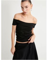 Koton - Schulterfreies Kurzarm-T-Shirt Aus Baumwolle Mit Madonna-Ausschnitt Und Drapiertem Detail Für Damen - Lyst