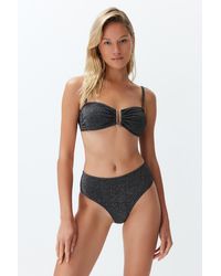 Trendyol - Es trägerloses accessoire glitzer-bikini-set mit hoher taille und hohem beinausschnitt - Lyst