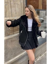 Bianco Lucci - Mantel Aus Laminiertem Wildleder Mit Gürtelärmeln Und Fellspitzen Für Damen - Lyst